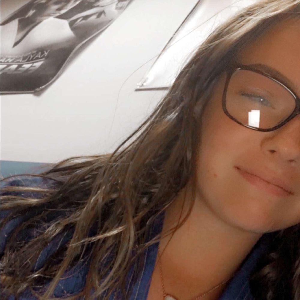 Meet your Posher, Kenzie